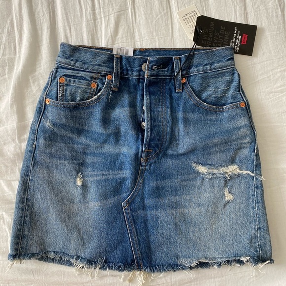 Levi’s High Rise Deconstructed Skirt - Picture 6 of 6